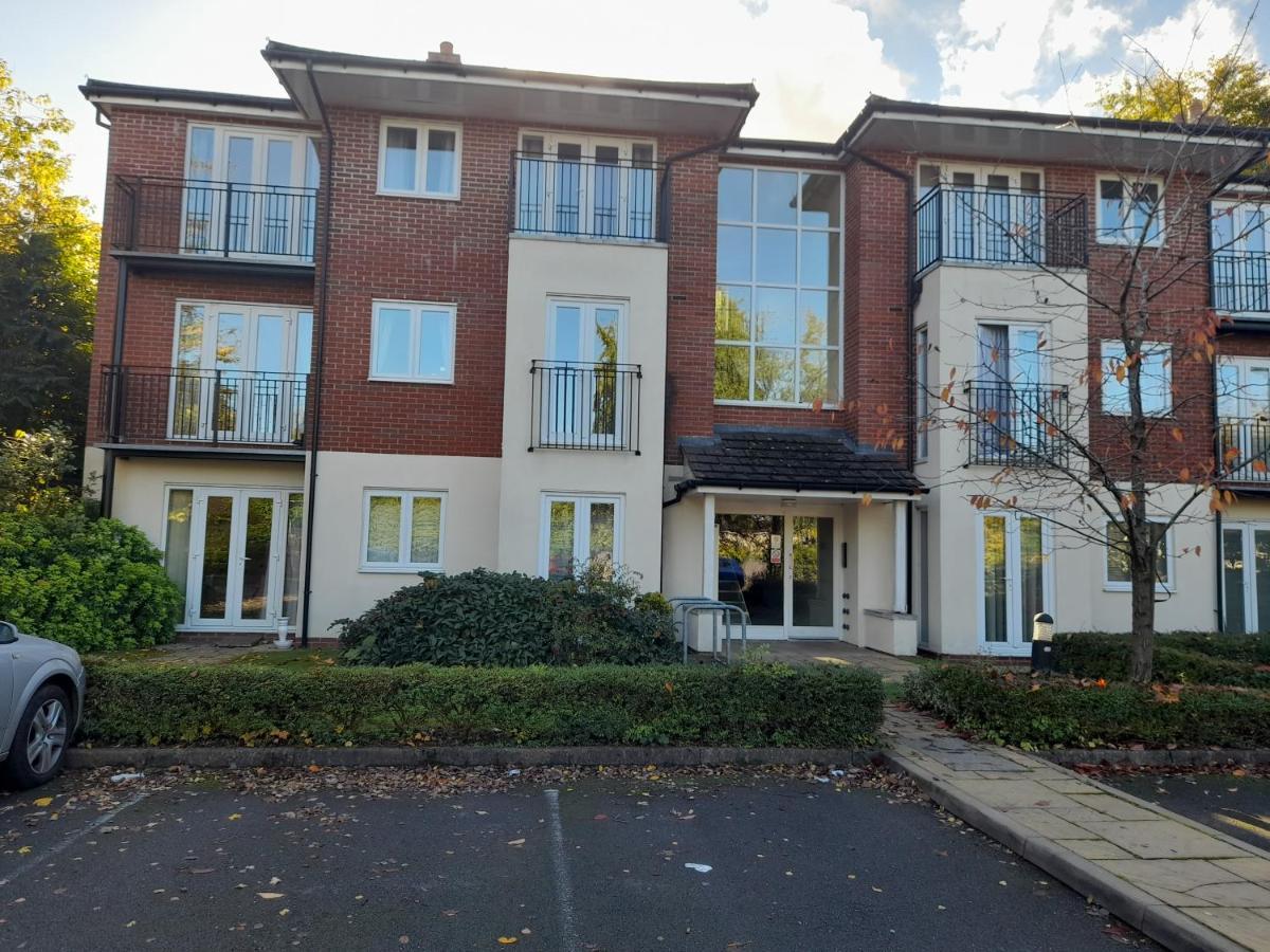 Penthouse Apartment Free Wi-Fi & Parking Occasional Bed Available Solihull Exteriér fotografie